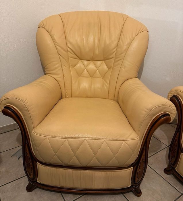 Дивани, крісла, мʼягкі стільчики