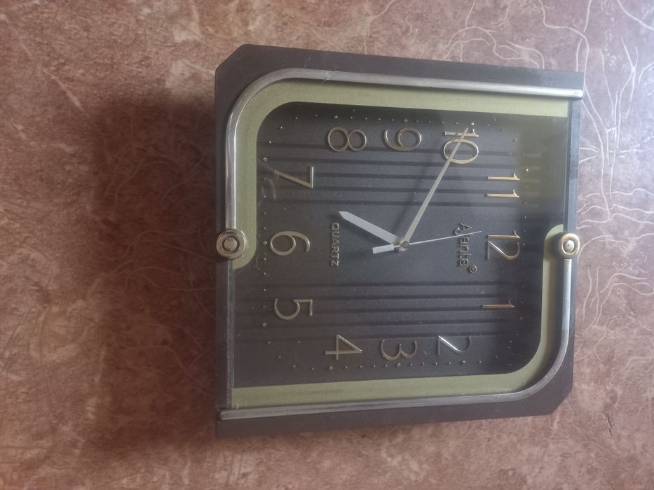 Продам годинник настінний