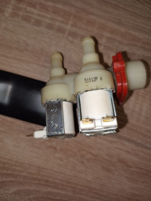 Bosch клапан подачі води (3/90) для пральної машини .
Готово до