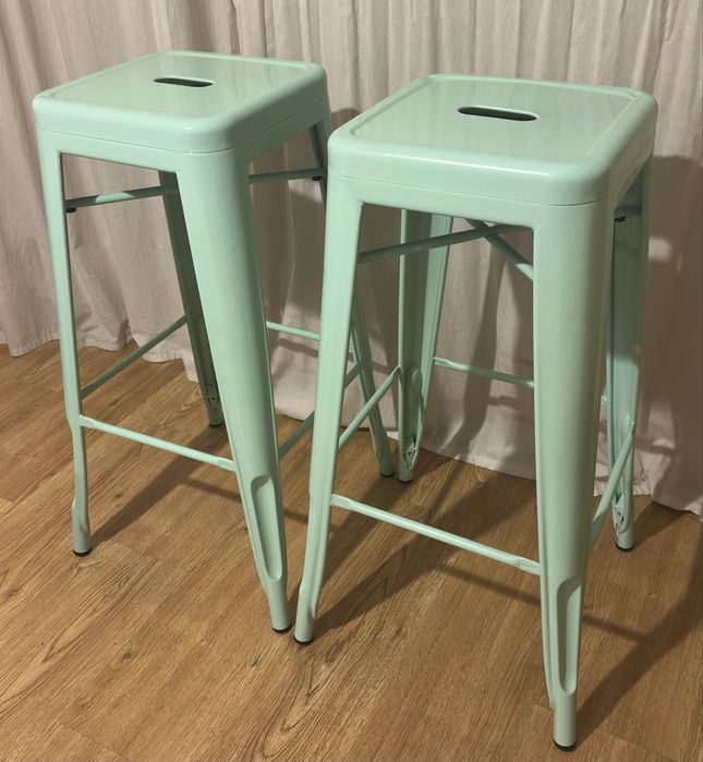 2 Bancos altos de ferro