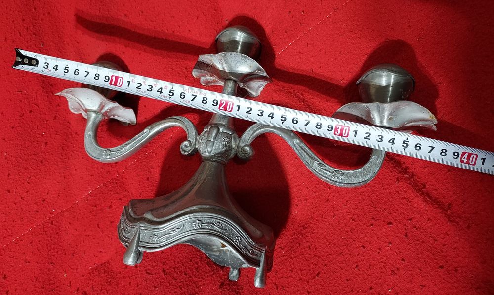 Dois candelabros de três braços