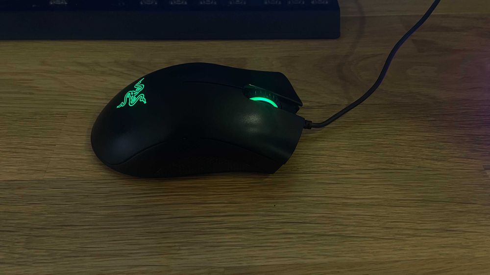 Rato Razer DeathAdder Essential – Ergonómico