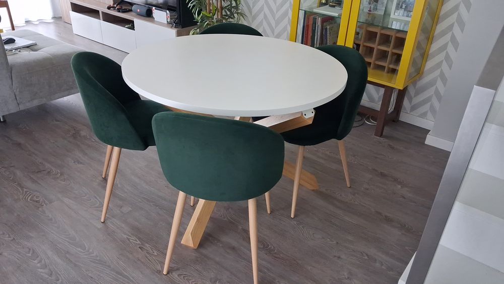 Vendo mesa de jantar redonda 1M com tampo branco