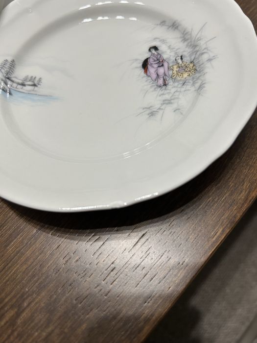 Serviço de mesa antigo