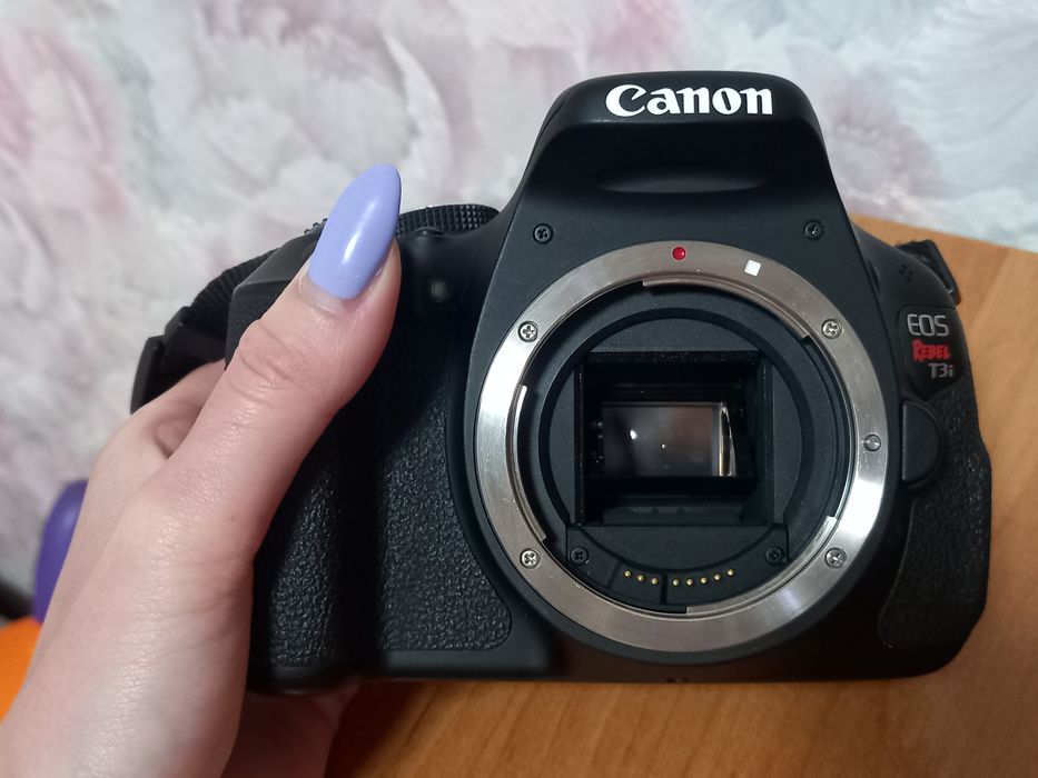 Canon rebel t3i (Американський Canon 600d) тушка