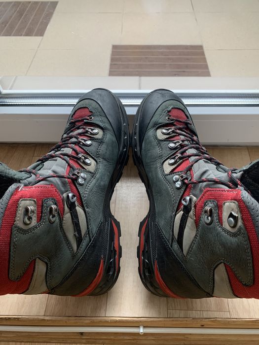 LOWA / трекінгові черевики