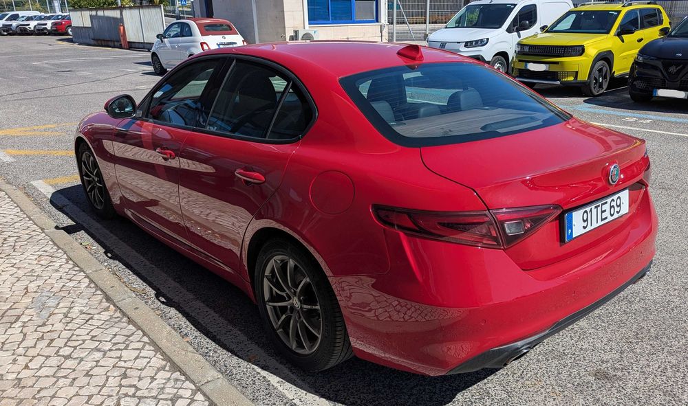 Carro Alfa Romeu Julia JTD 180cv