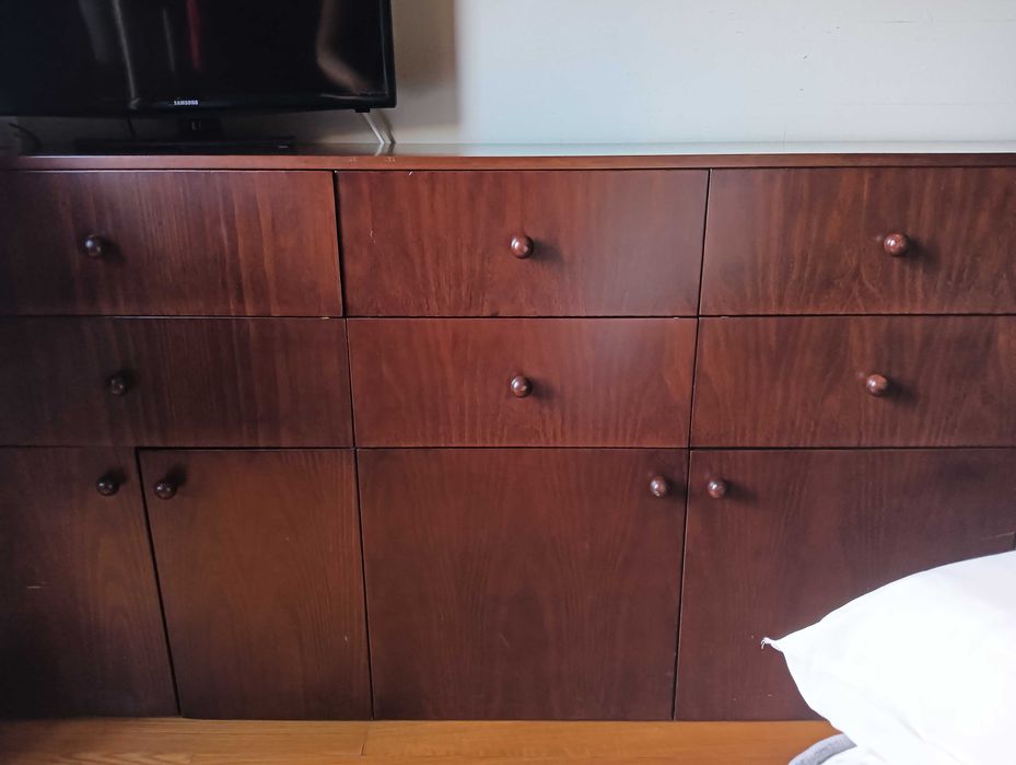 Móvel/ cómoda para quarto ou corredor