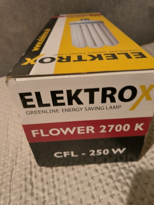 Żarówka CFL 250W na kwitnienie