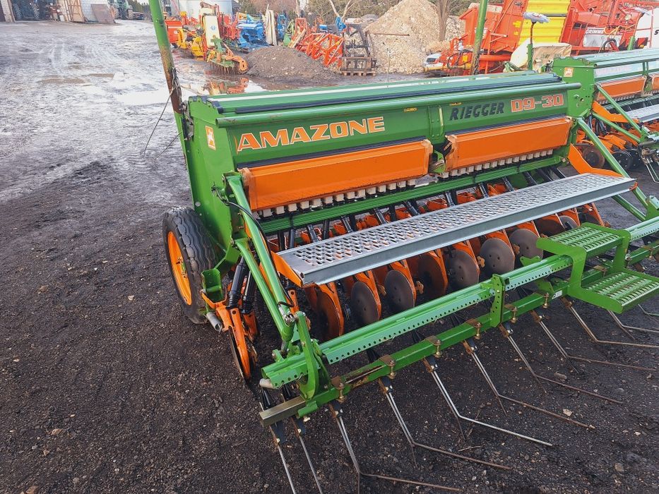 Siewnik zbożowy Amazone D9 Special 3m talerzowy stan bdb nie lemken