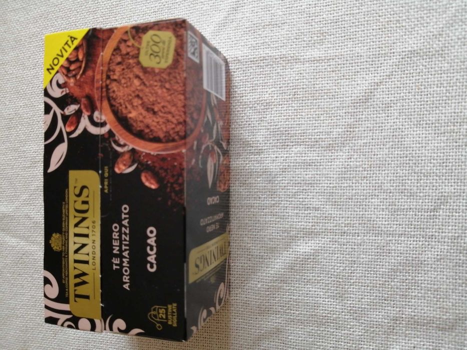 Pudełko, 25 torebek herbaty czarnej, aromatyzowanej (cacao) Twinings