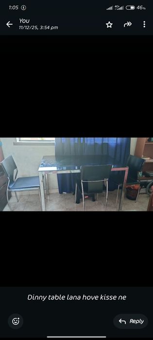 Mesa para sala com quatro cadeiras ara despachar