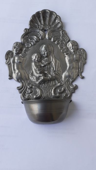 Pia para água benta em estanho