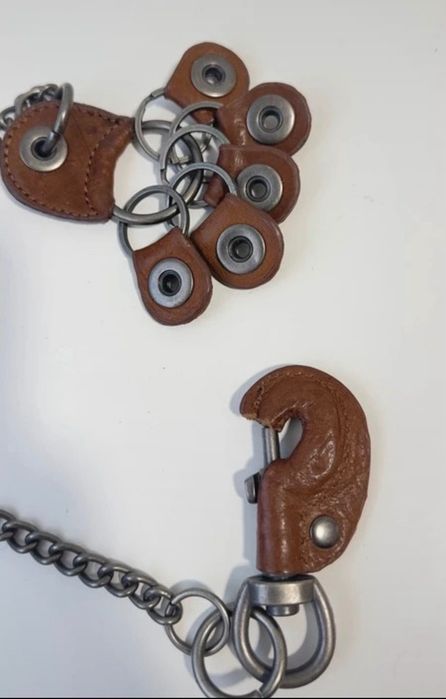Corrente de carteira com 5 porta chaves couro. biker, pink ou rock.