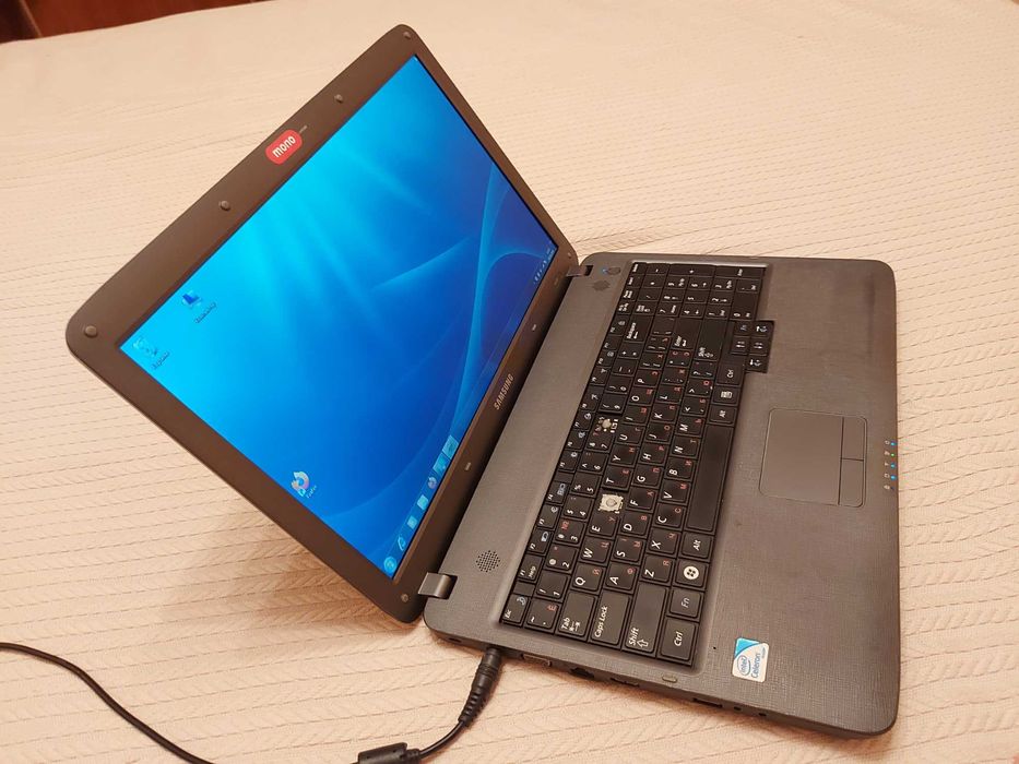 Ноутбук Samsung R528