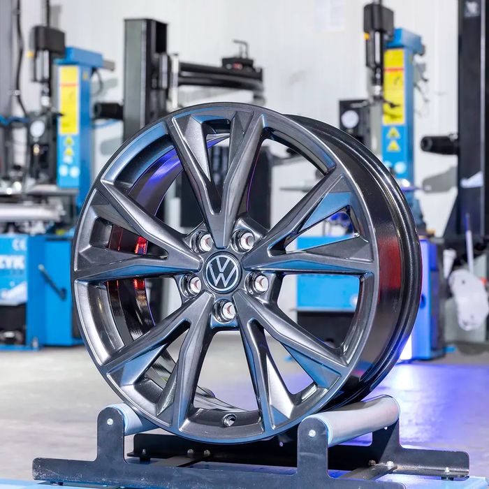 NOWE ORYGINALNE Koła Volkswagen 18" Golf Jetta Beetle Passat Passat CC
