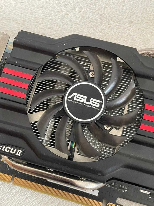 Placa Gráfica Nvidia GTX 670 2GB Asus 2 Ventoinhas