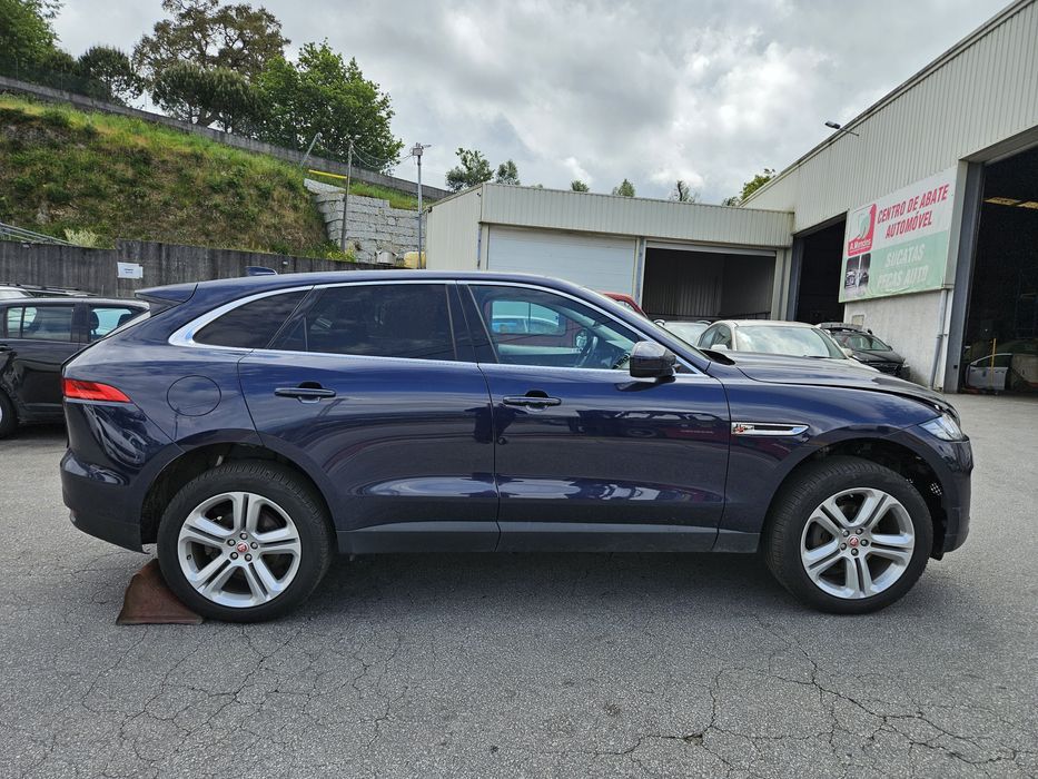 Jaguar F-Pace 2.0D AWD de 2017 para peças