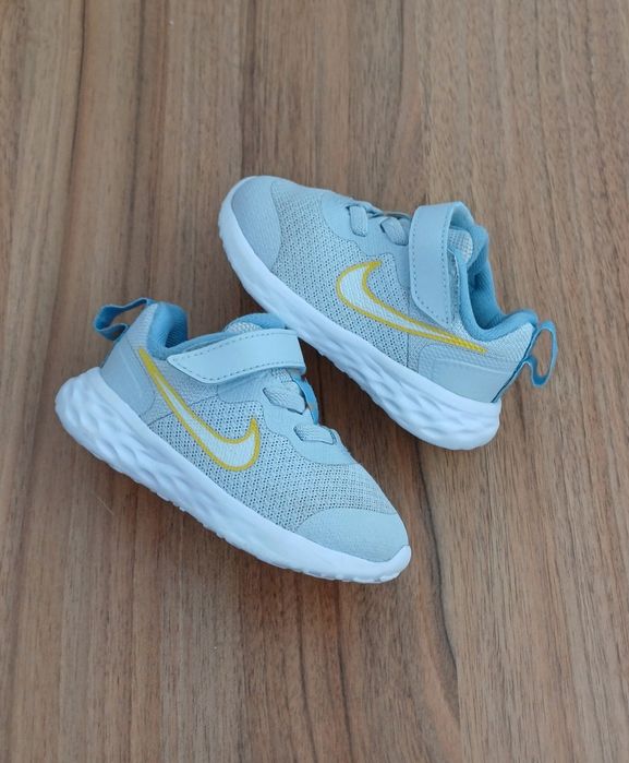 Nike Revolution 6 дитячі літні кросівки кросовки сітка 21-22р