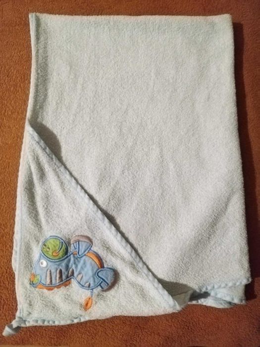 Sprzedam ręcznik do kąpieli dla niemowląt
