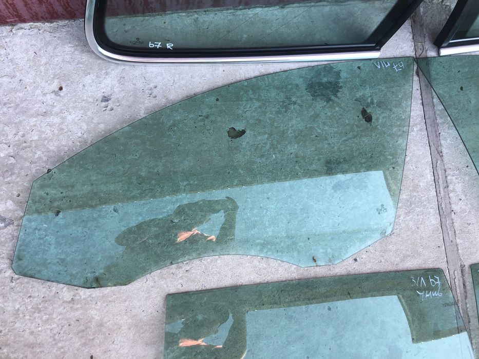 Скло стекло Фольксваген Пассат Б6 Б7 Б8