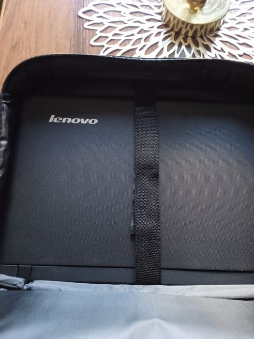Laptop Lenovo komputer