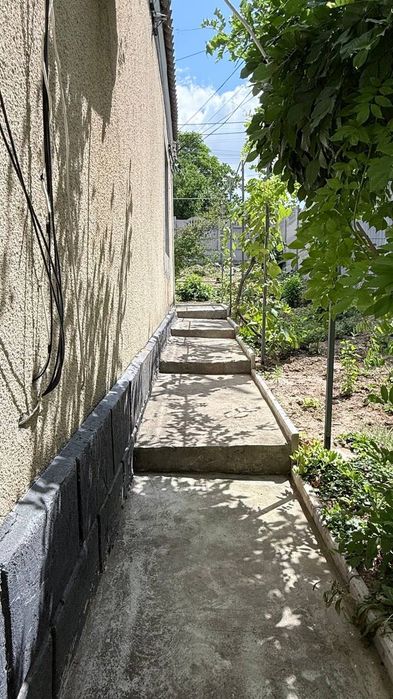 На продаж житловий будинок з ділянкою у центрі смт Овідіополь Одеського району