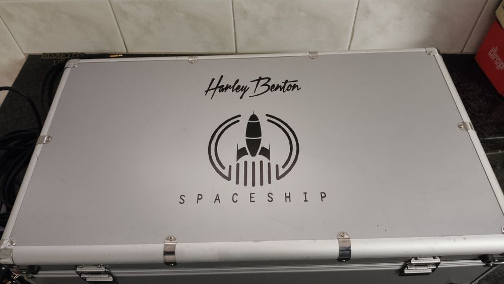 Mala case para pedais Harley benton + transformador