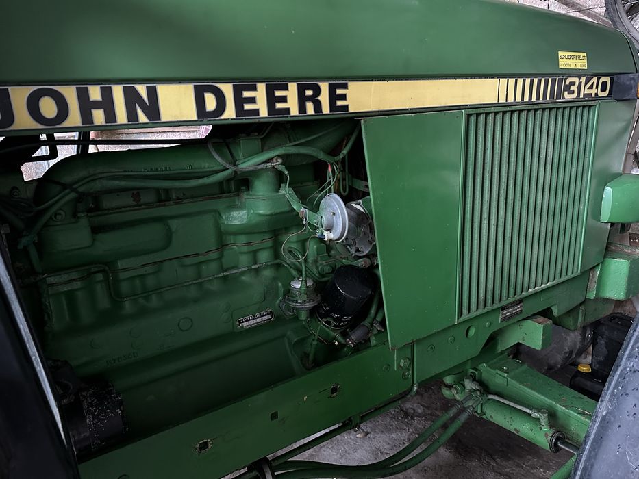 Трактор John Deere 3140