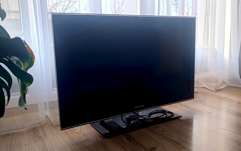 Telewizor Samsung LE37C550