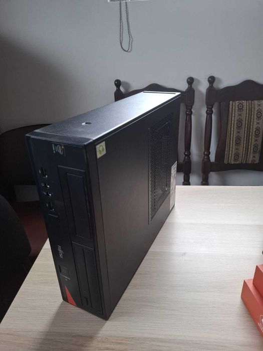 Komputer biurowy PC Fujitsu Esprimo E520 E85+ – Intel Core i5-4460 16 GB RAM SSD 512 GB Windows 10 Pro