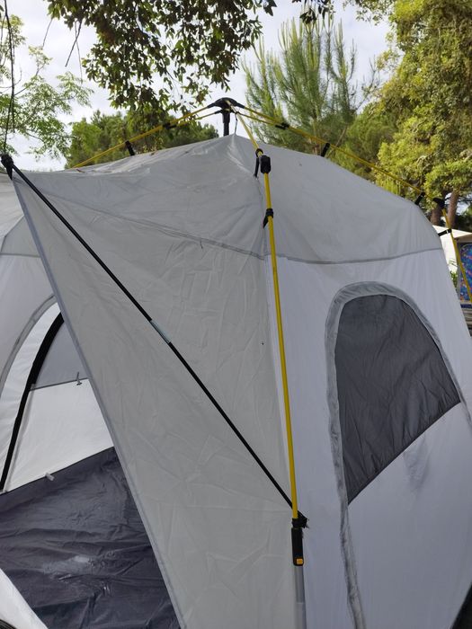 Tenda pop up para 2/3 pessoas com altura  de 205cm