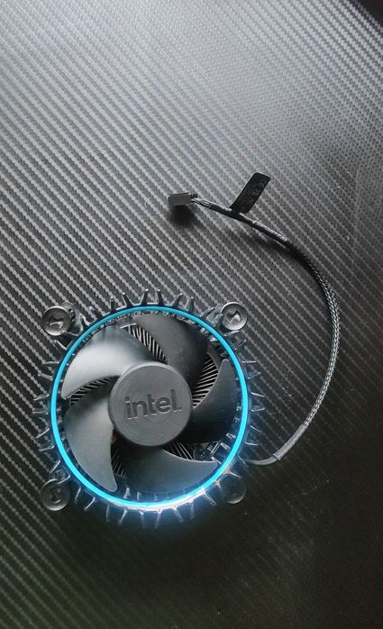 Stockowe chłodzenie intel LGA 1700