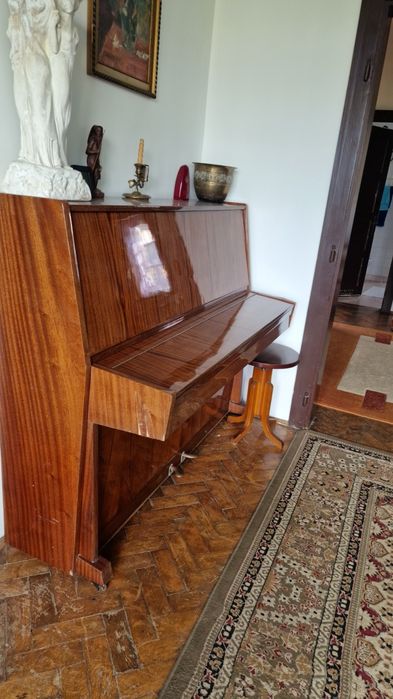 Pianino Ukraina 1987 + oryginalny stołek