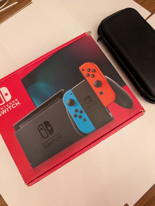 Nintendo Switch V2 Desbloqueada + Acessórios