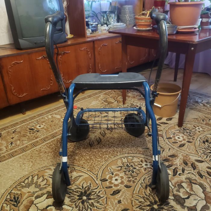 Ходунки для инвалидов,  стариков