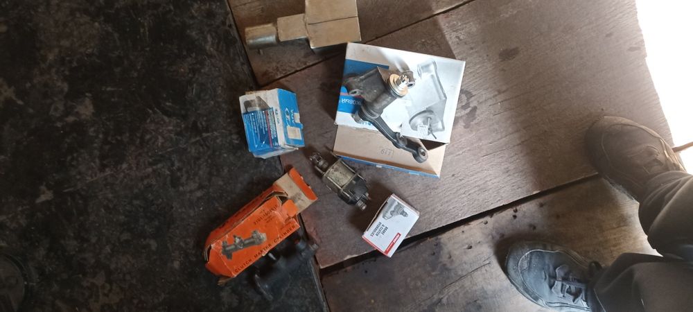 Продам запчастини до автомобілів ВАЗ.