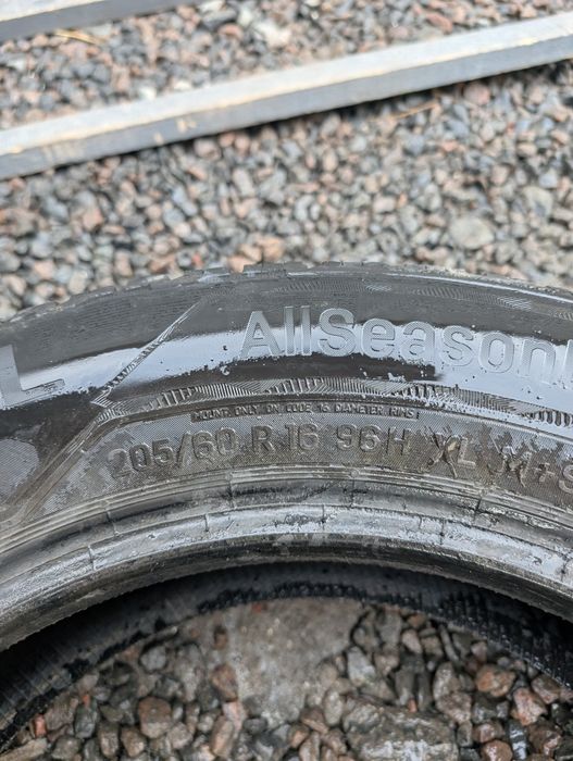 Всесезоння шина розпаровка Uniroyal 205/60 R16 205*60 16 AllSeasonExpe