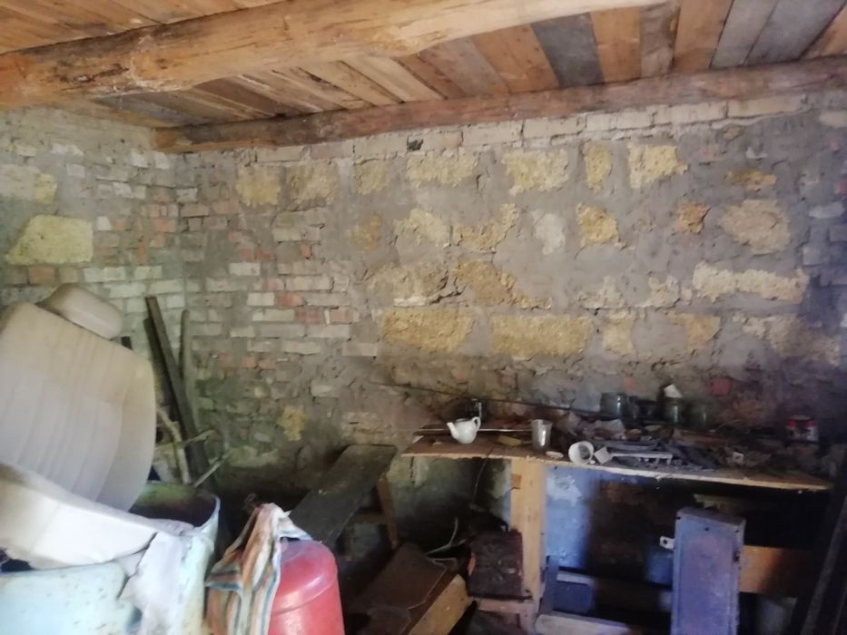 Продам земельну ділянку з будиночком Багрин Фастівський район.