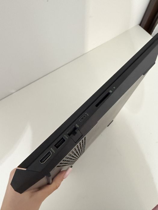 Sprzedam laptop gamingowy