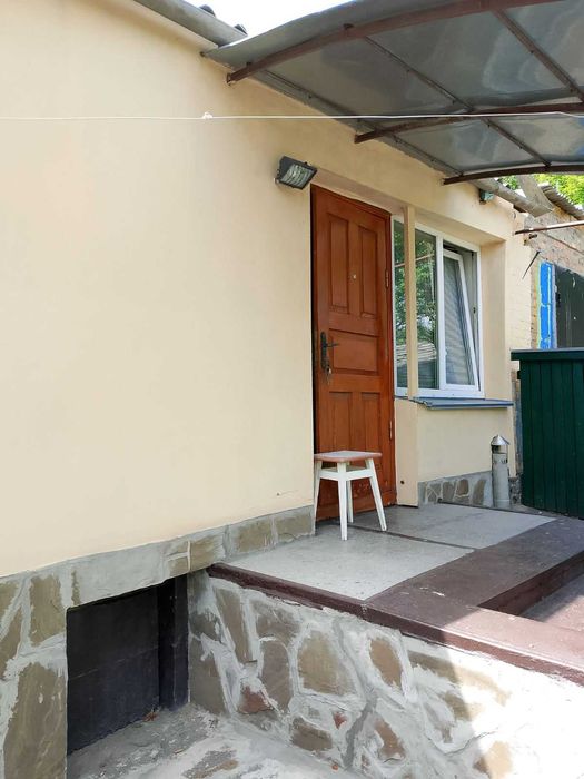 Продаж частини будинку з окремим двором !!!