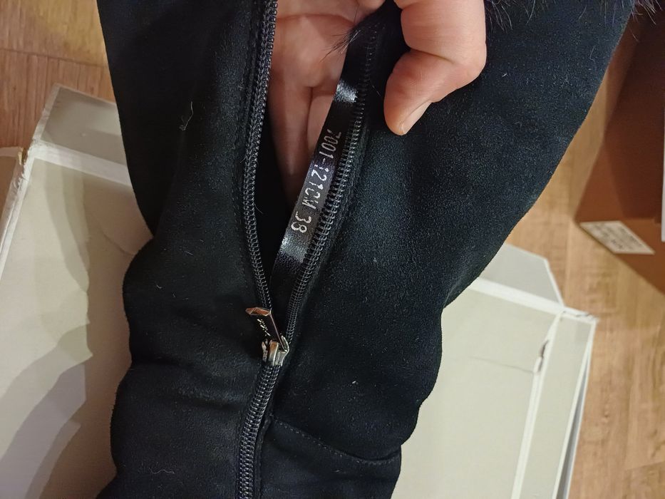 Зимові замшеві чобітки 38р