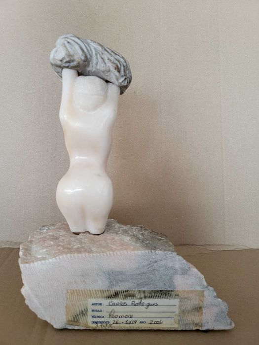 Escultura em Mármore de Figura Feminina - Carlos Rodrigues