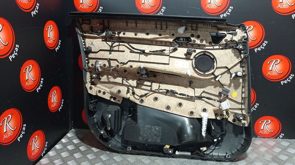 Quartela Frente Direita Bmw X1 (F48)