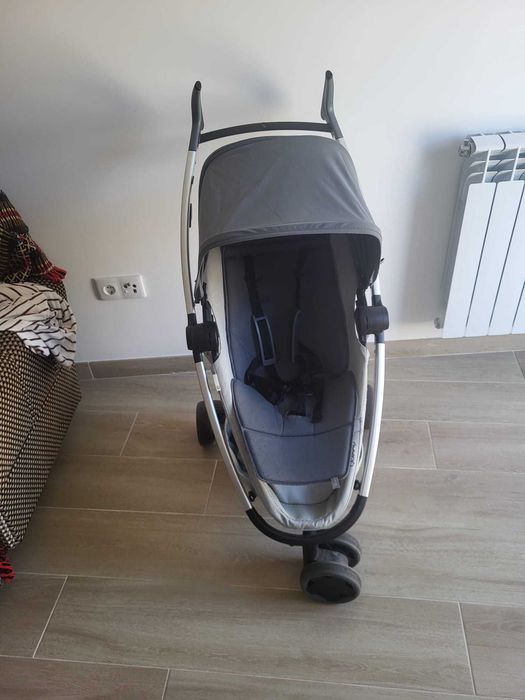 Carrinho de bebé Quinny como novo