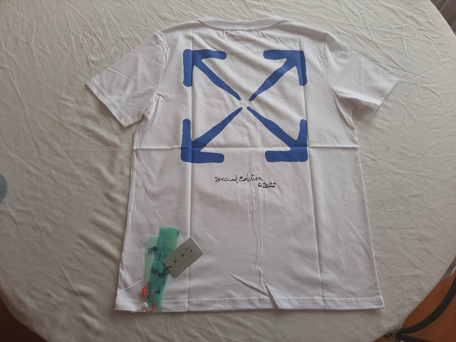 T-shirt off white branca