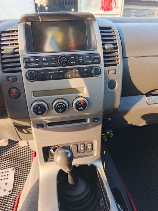 Продам nissan navara d40