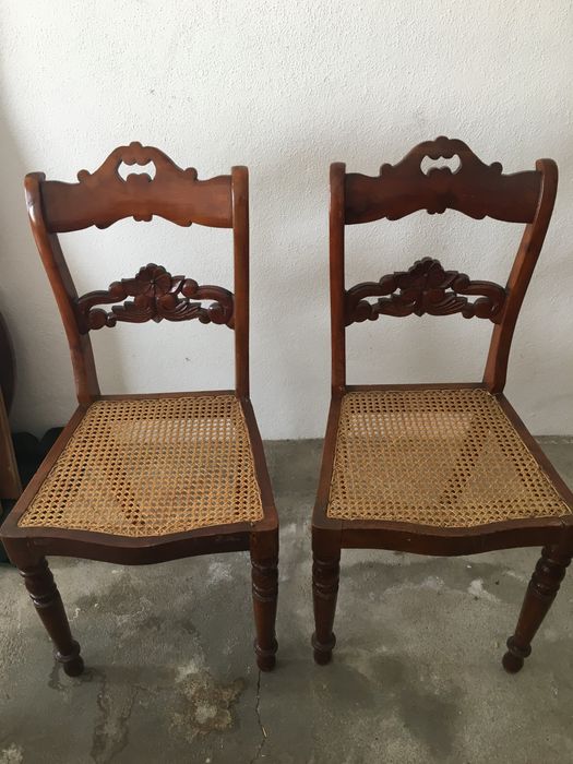 Conjunto duas cadeiras antigas