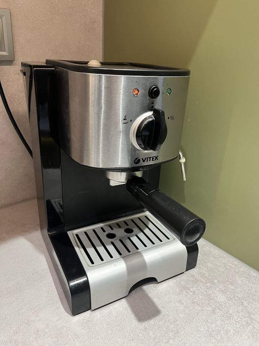 Кавоварка Vitek кавомашина