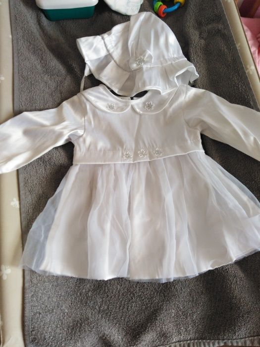 Sukienka i czapeczka na Chrzest Św Roz. 68